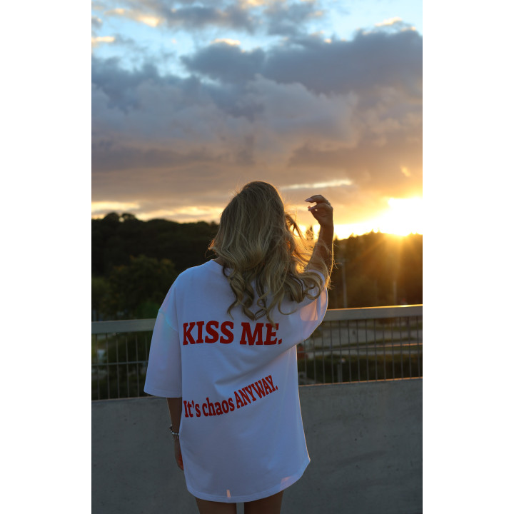 KISS ME.